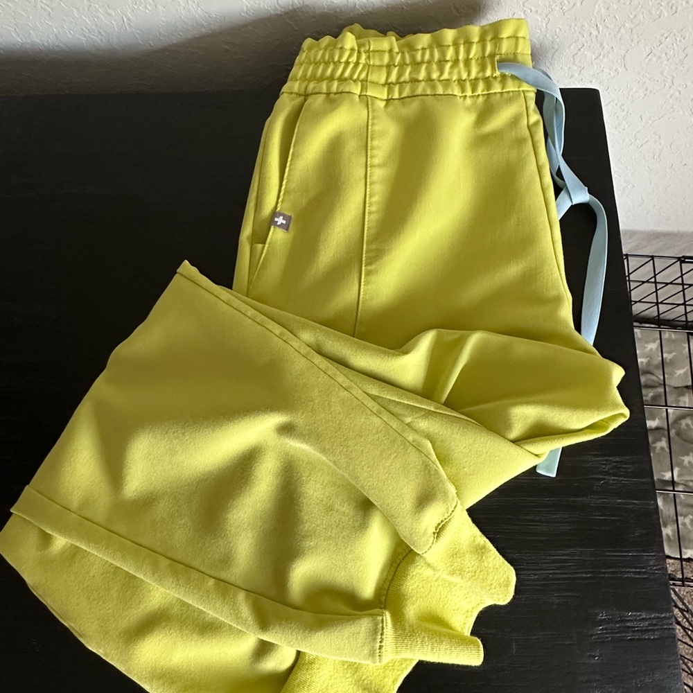 Figs scrub jogger women’s petite small